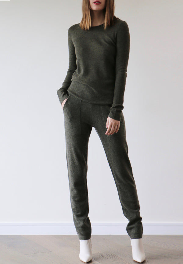 Ava Cashmere Sweatpants in Army