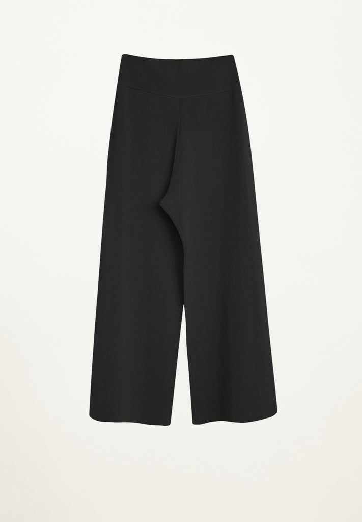 Reese Cropped Pant in Black