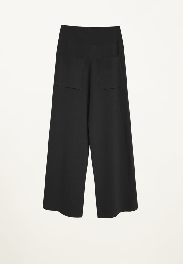 Reese Cropped Pant in Black