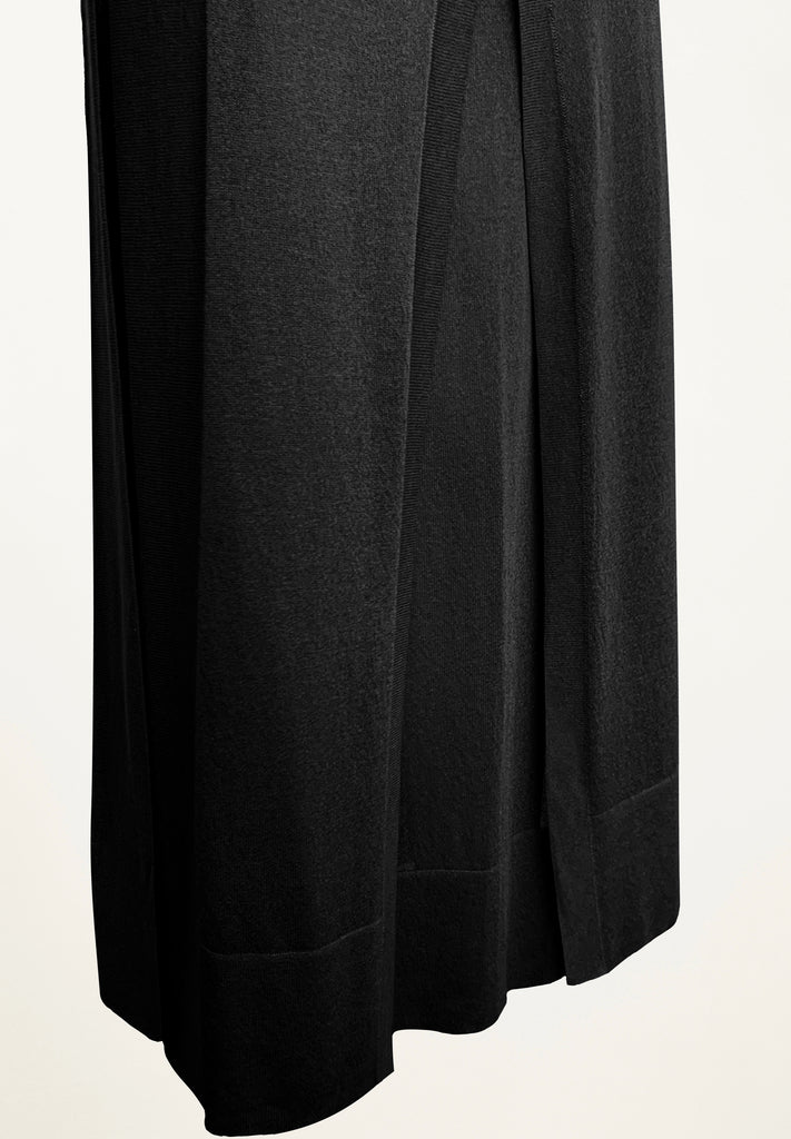 Six Panel Skirt in Black